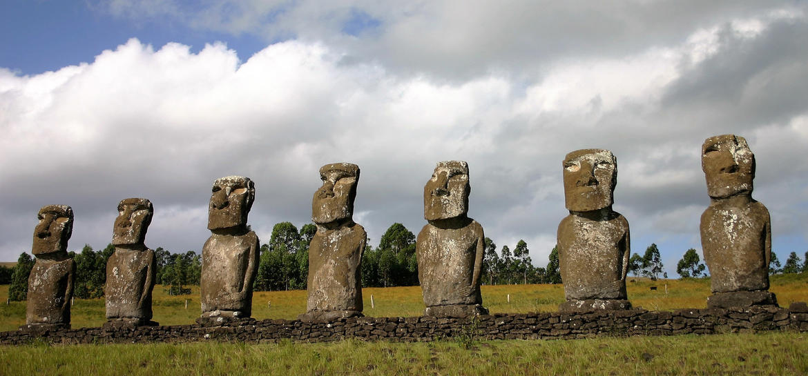 The mystery of the Easter Island statues and choosing the best telephone plan_62ccab81c00d9.jpeg